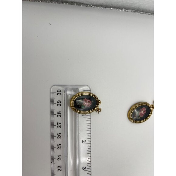 Vintage Avon Oval Embroider Rose Pierced Earrings Floral Goldtone - Picture 7 of 9